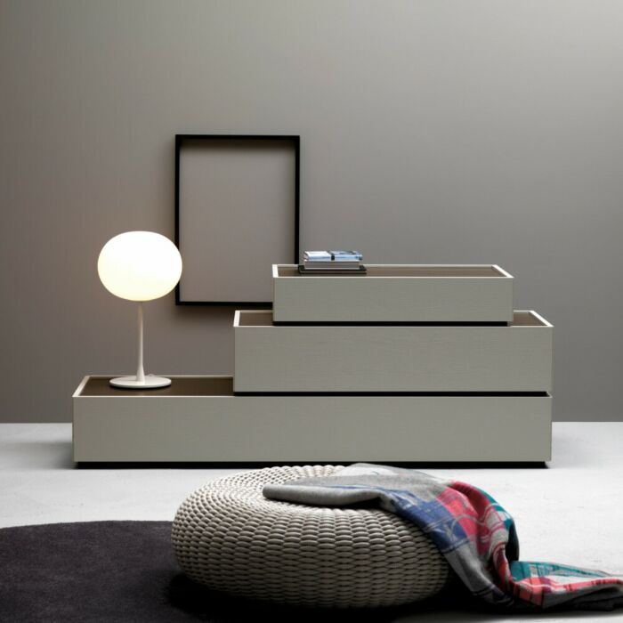 vieffehome 10C CIDORI Comò componibile con struttura in laccato | rovere impiallacciato e top/zoccolo in materico